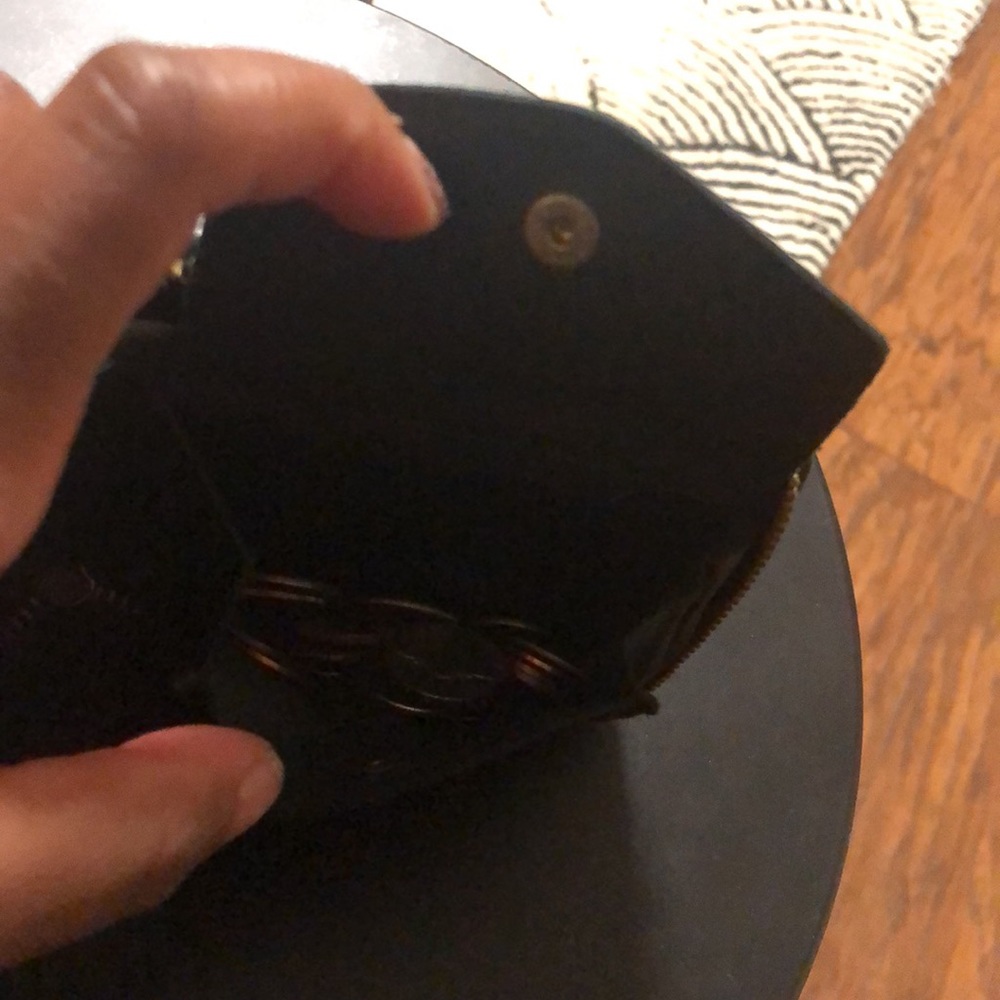 Cuyana Small Zip Wallet - Picture 4 of 6